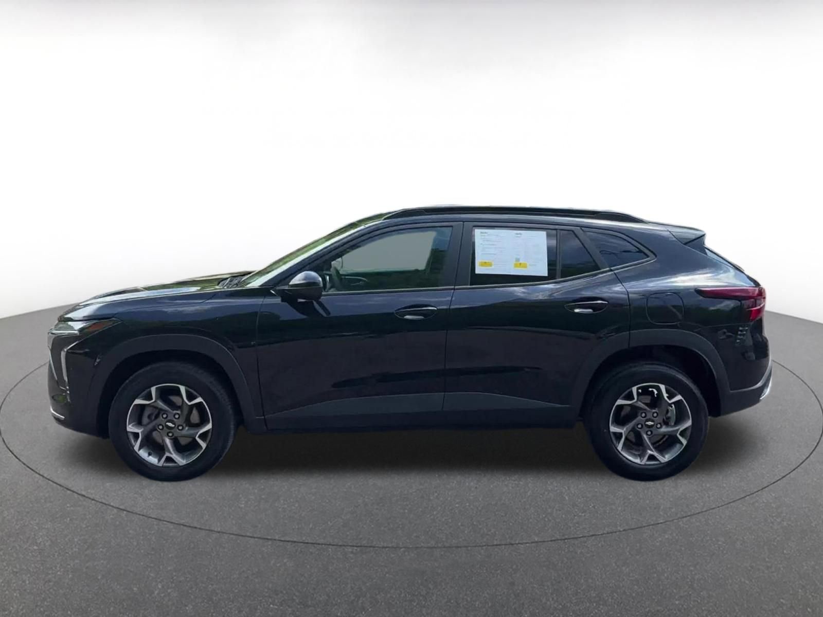 Thumbnail: 2025 Chevrolet Trax - 10