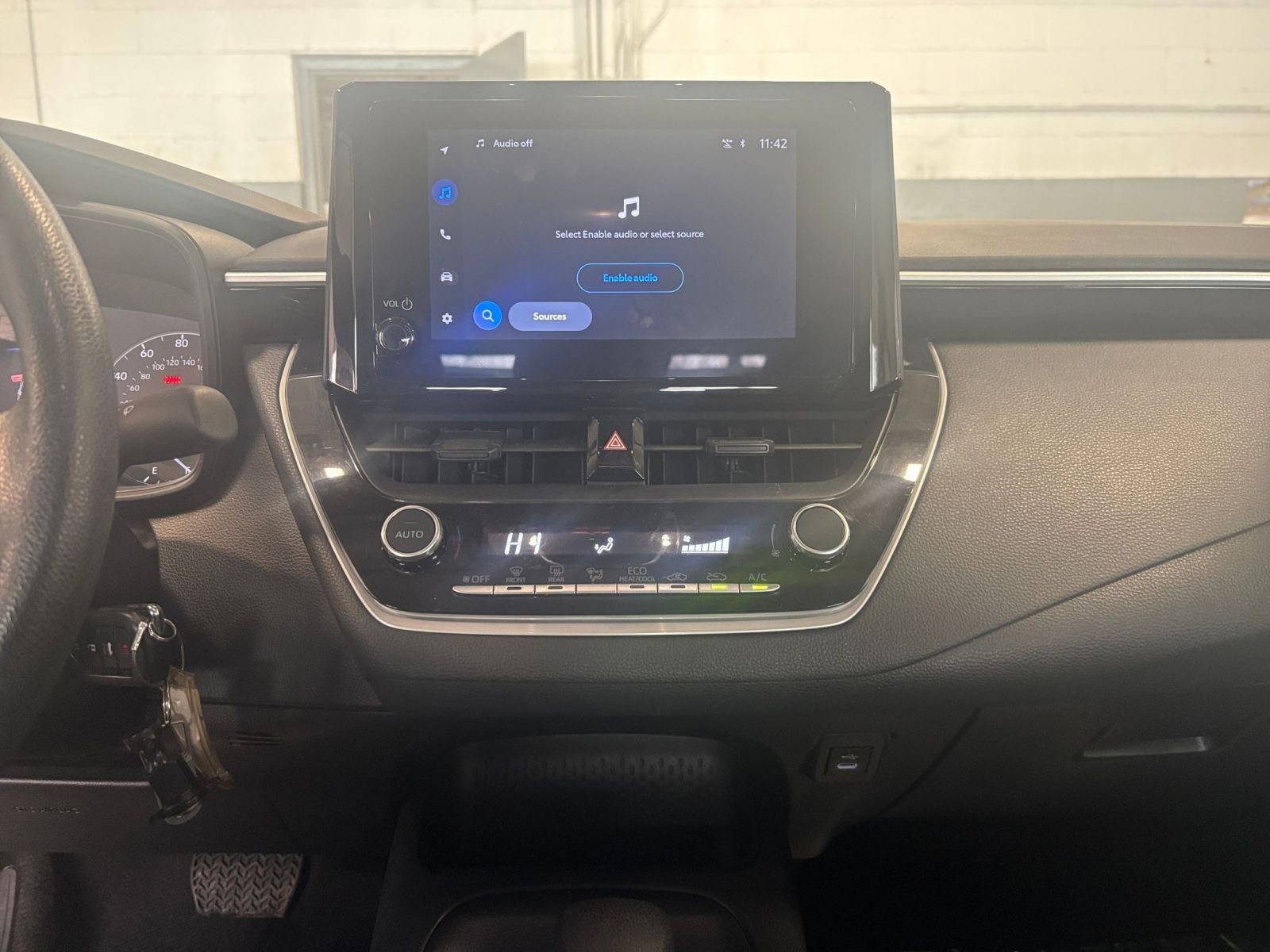 Thumbnail: 2025 Toyota Corolla - 17