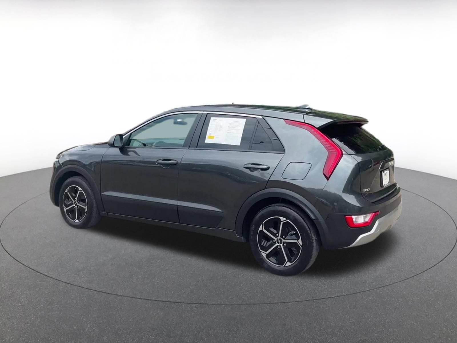 Thumbnail: 2026 Kia Niro - 10