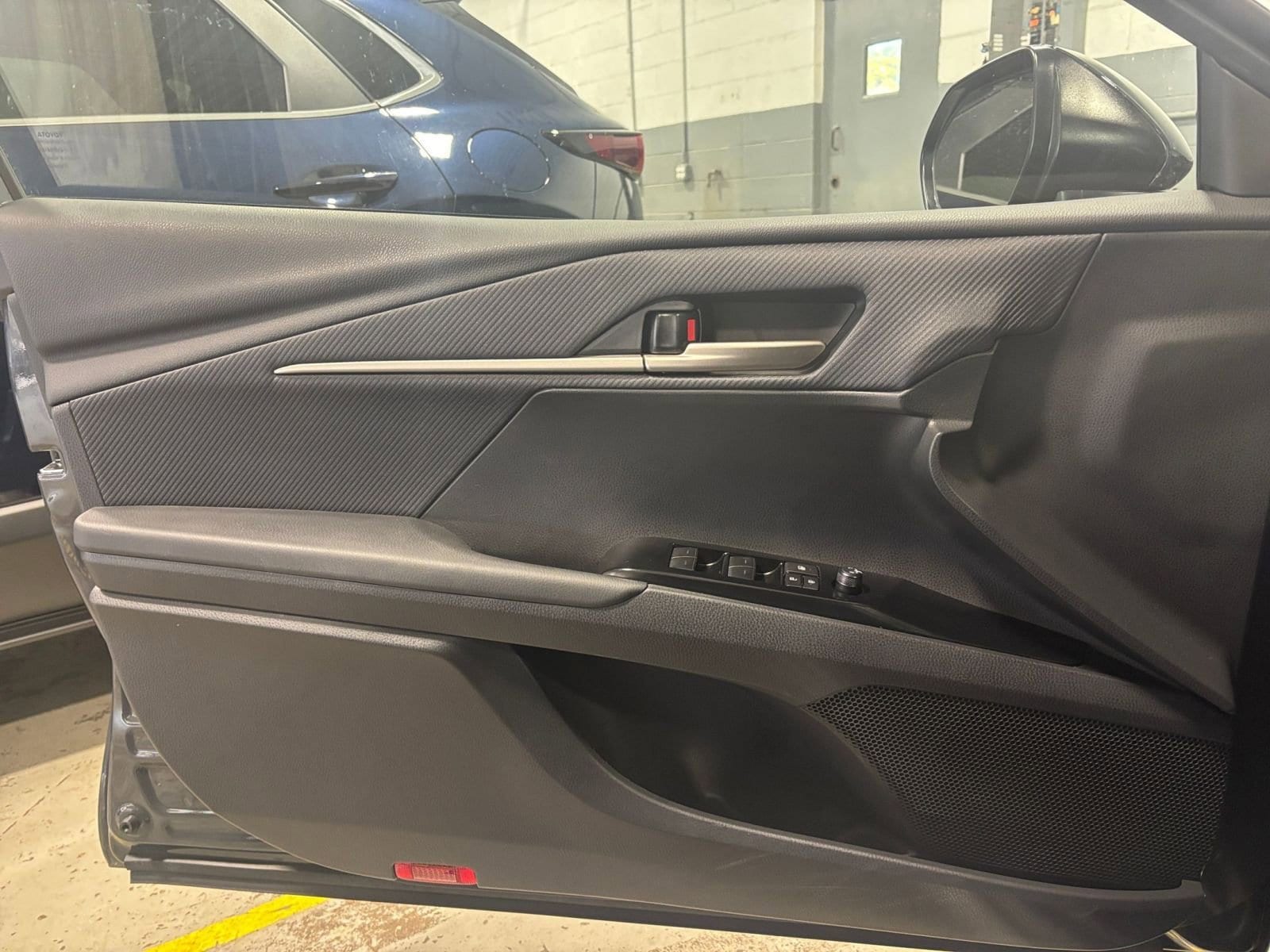 Thumbnail: 2025 Toyota Camry - 20