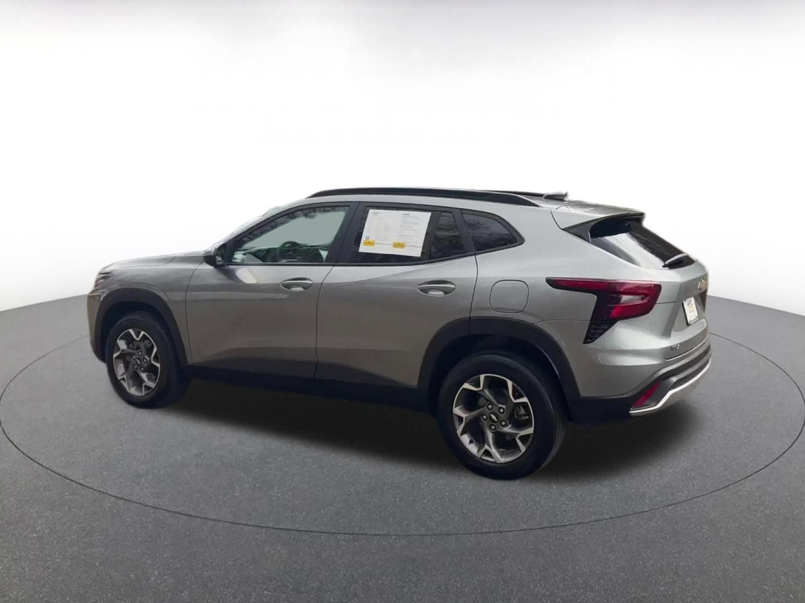 Thumbnail: 2025 Chevrolet Trax - 10