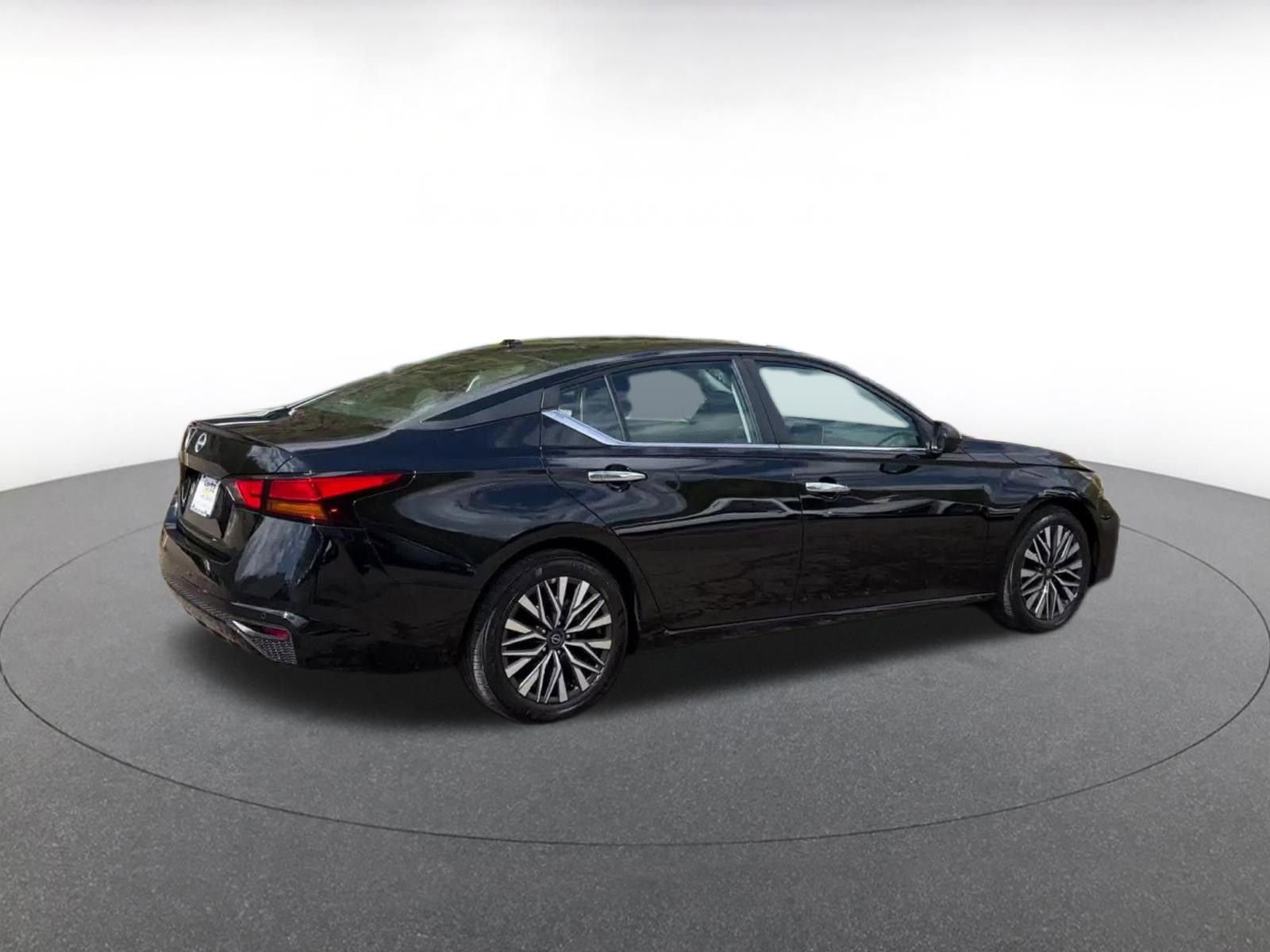 Thumbnail: 2025 Nissan Altima - 14
