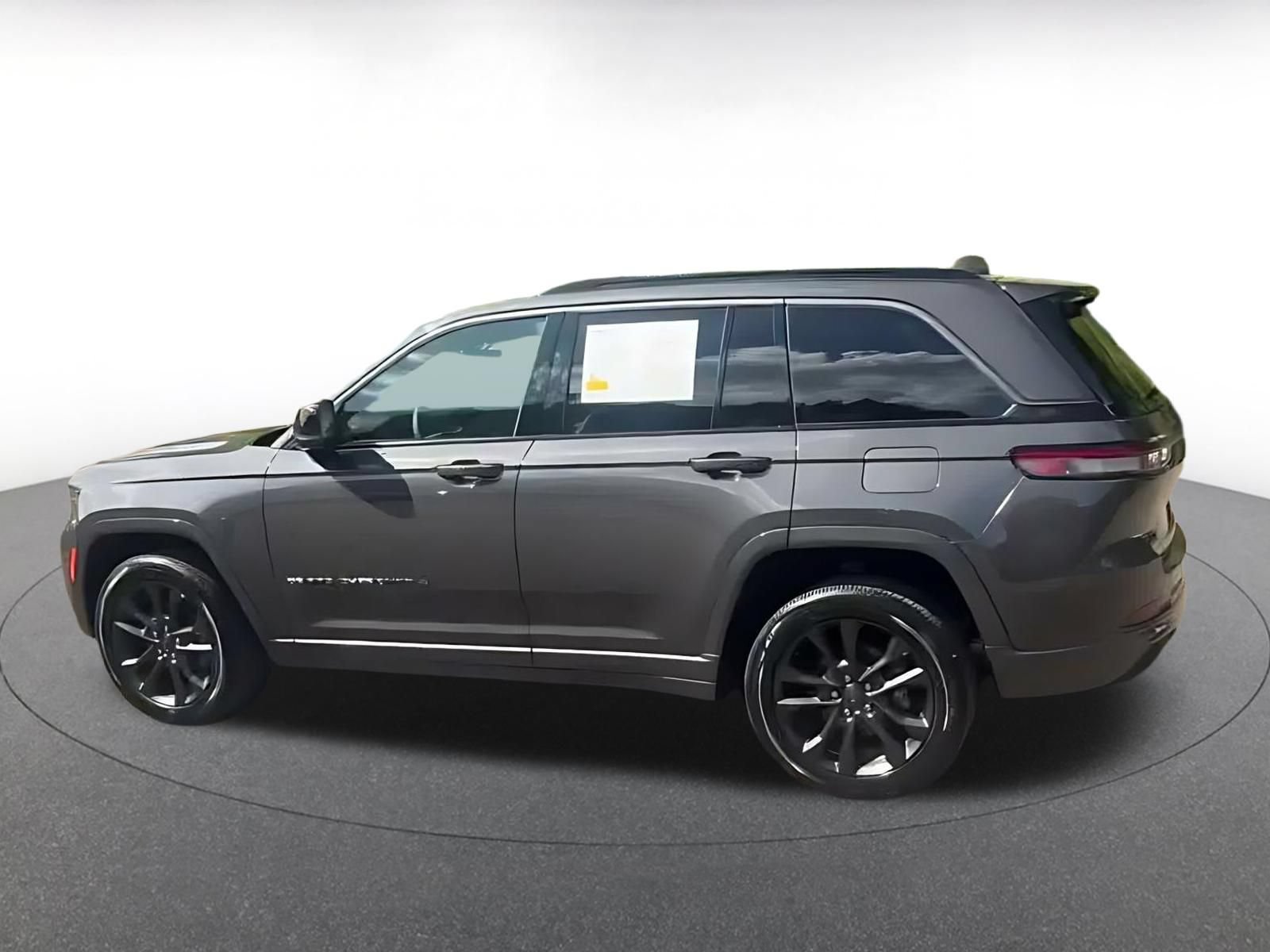 Thumbnail: 2026 Jeep Grand Cherokee - 7