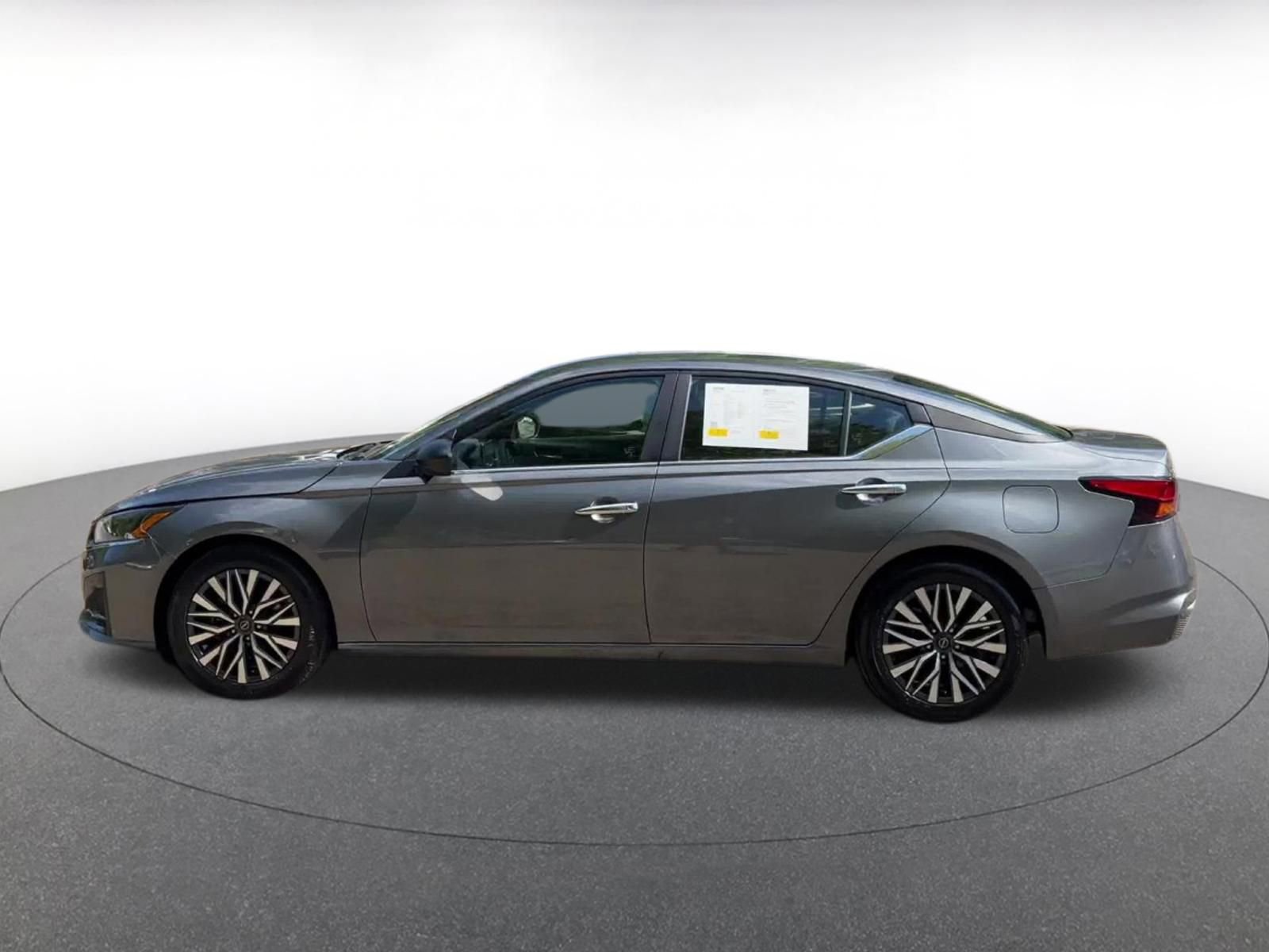 Thumbnail: 2025 Nissan Altima - 9