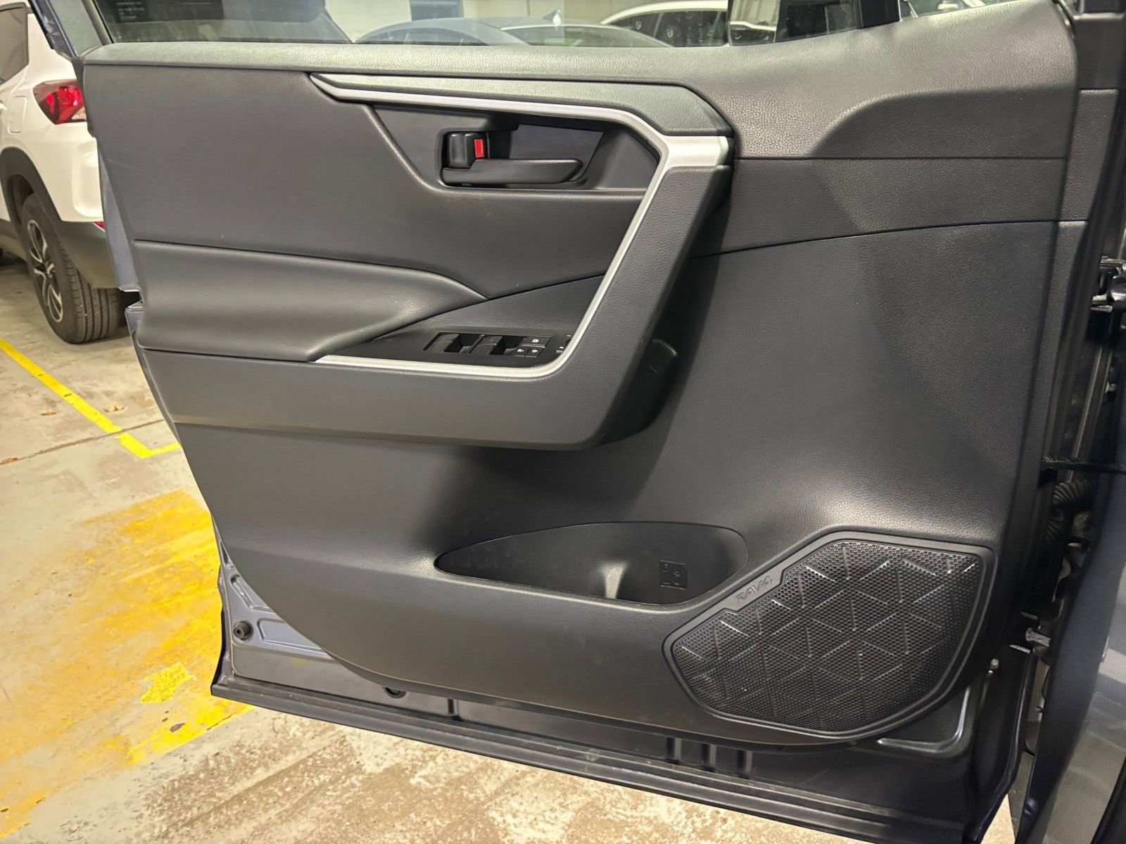 Thumbnail: 2025 Toyota RAV4 - 20