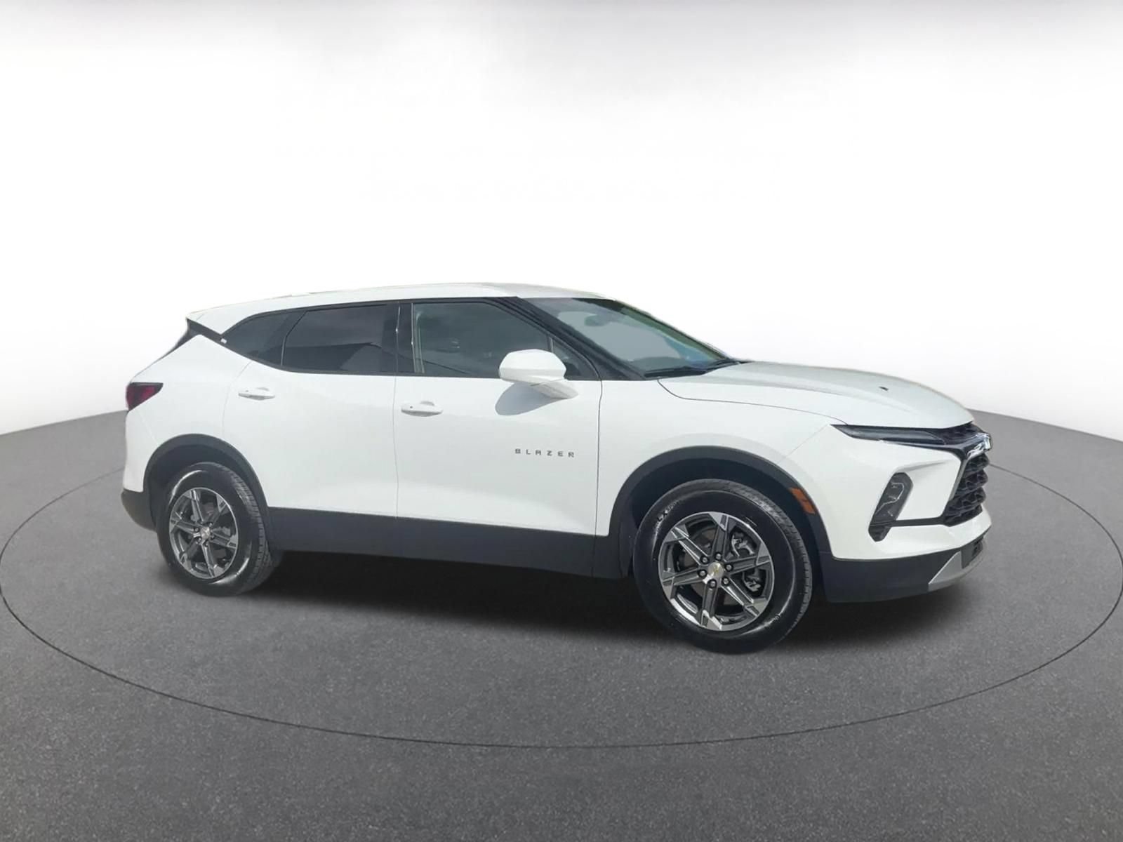 Thumbnail: 2026 Chevrolet Blazer - 2