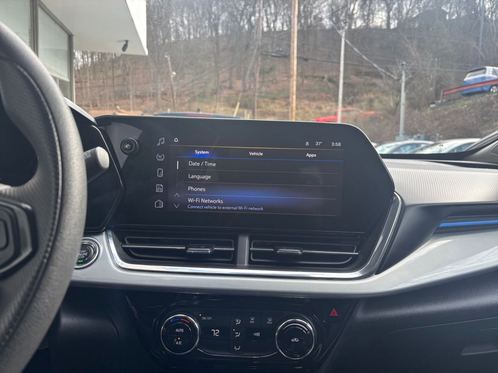 Thumbnail: 2025 Chevrolet Trax - 17