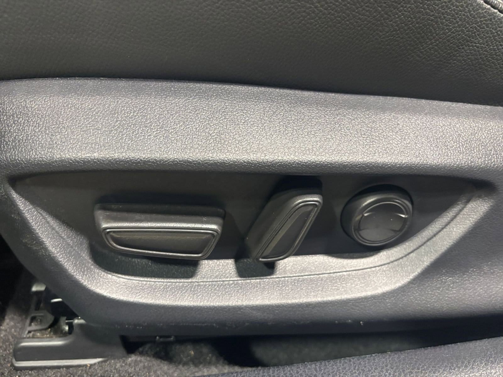 Thumbnail: 2025 Toyota Camry - 23