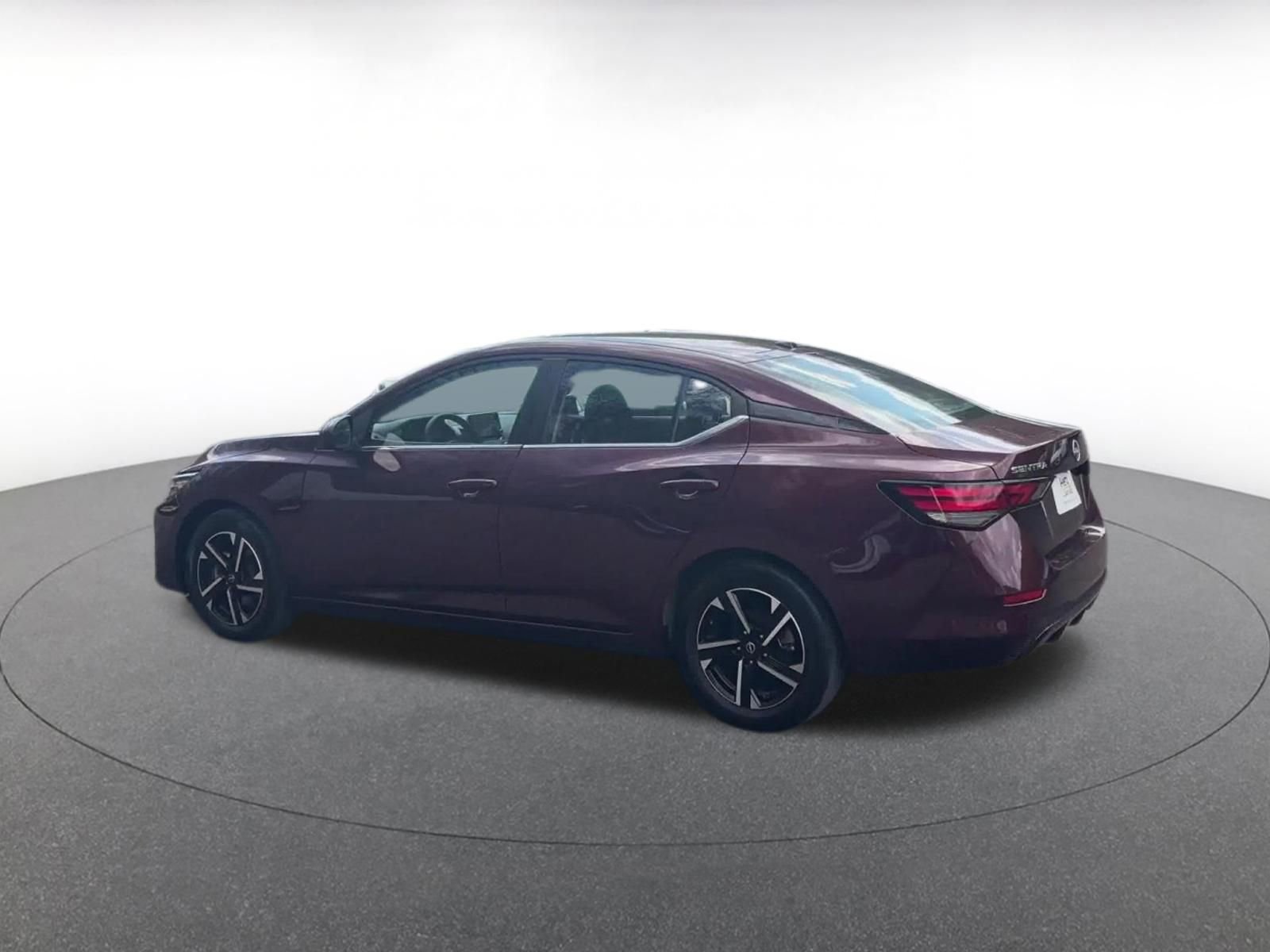 Thumbnail: 2024 Nissan Sentra - 10