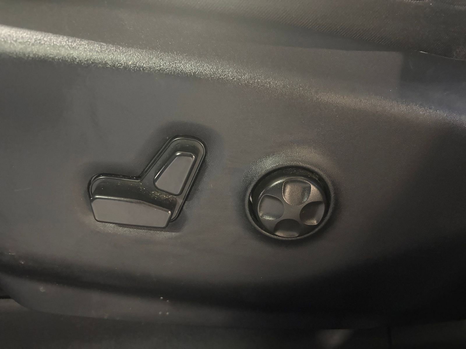 Thumbnail: 2025 Chrysler Pacifica - 24