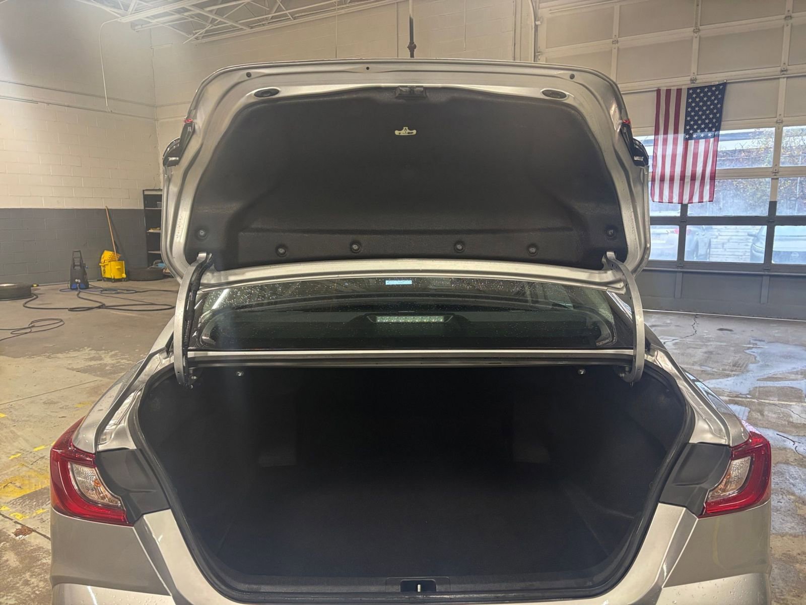 Thumbnail: 2025 Toyota Camry - 31