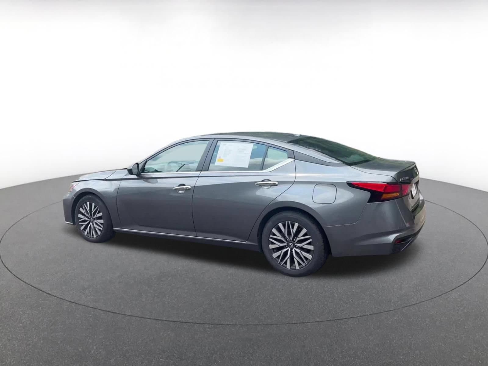 Thumbnail: 2025 Nissan Altima - 10