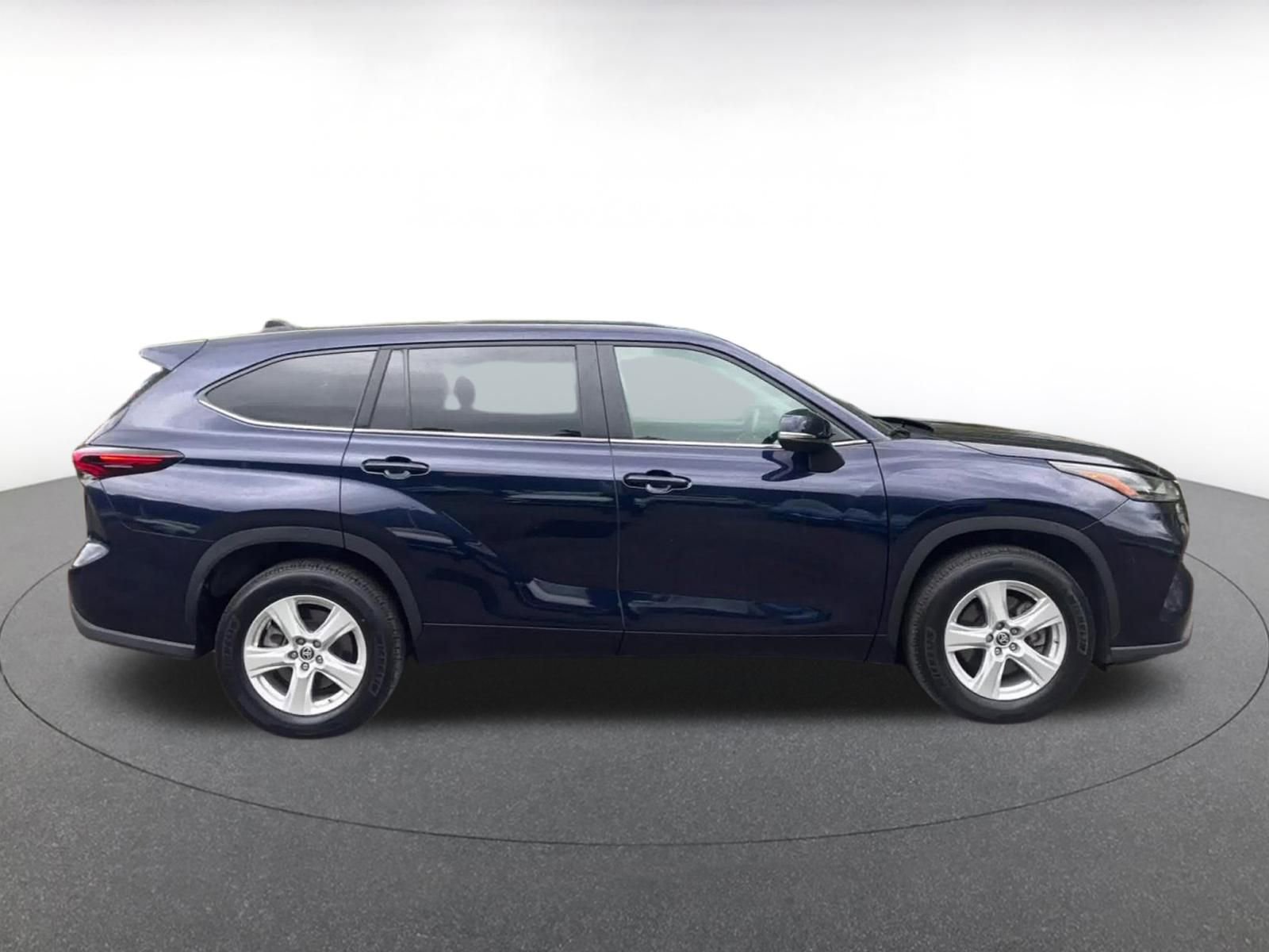 Thumbnail: 2025 Toyota Highlander - 16