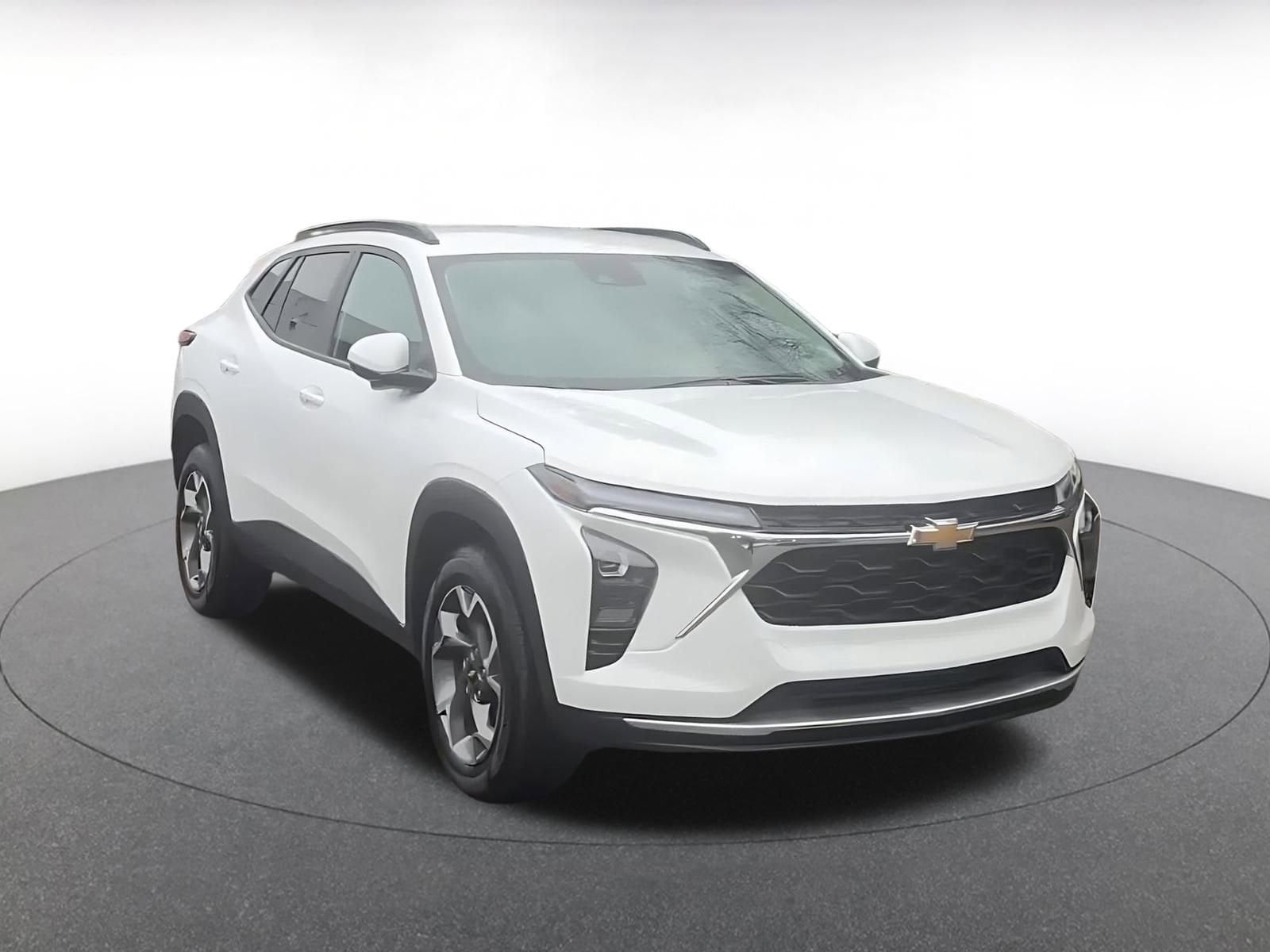 Thumbnail: 2025 Chevrolet Trax - 3