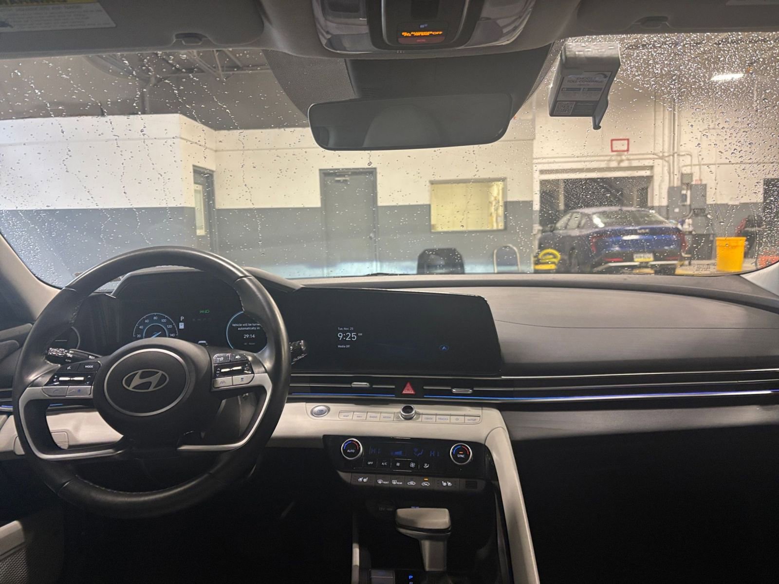 Thumbnail: 2025 Hyundai Elantra - 32