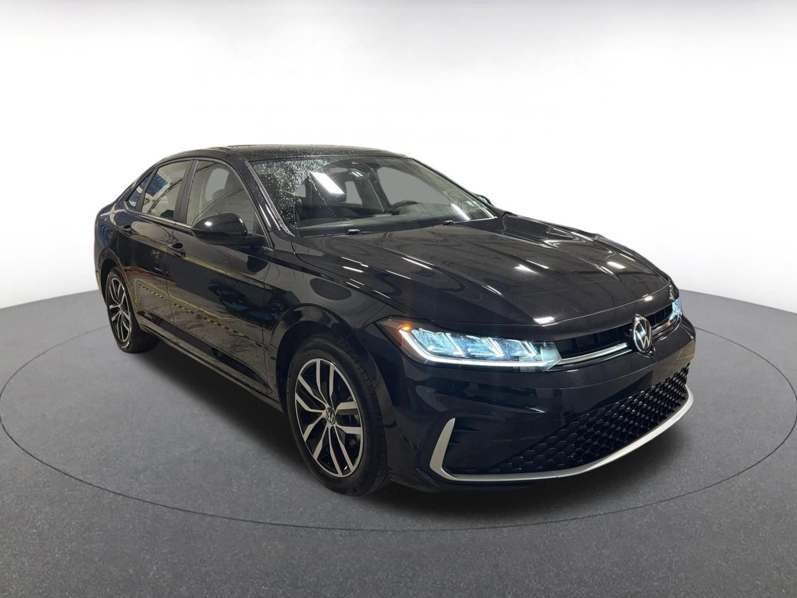 Thumbnail: 2025 Volkswagen Jetta - 1