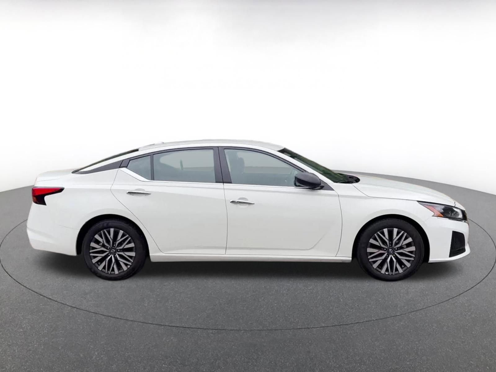 Thumbnail: 2025 Nissan Altima - 16