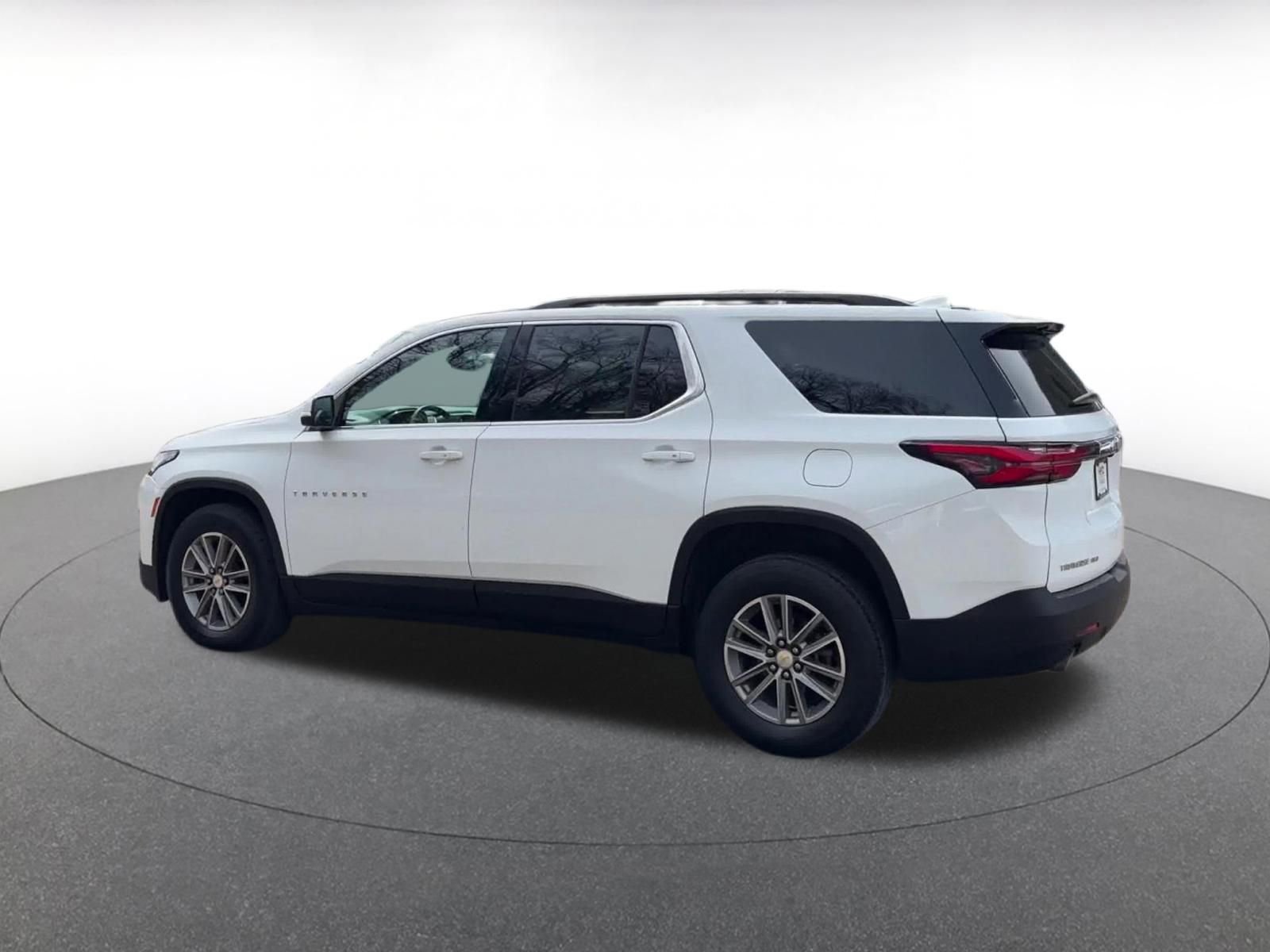 Thumbnail: 2023 Chevrolet Traverse - 10