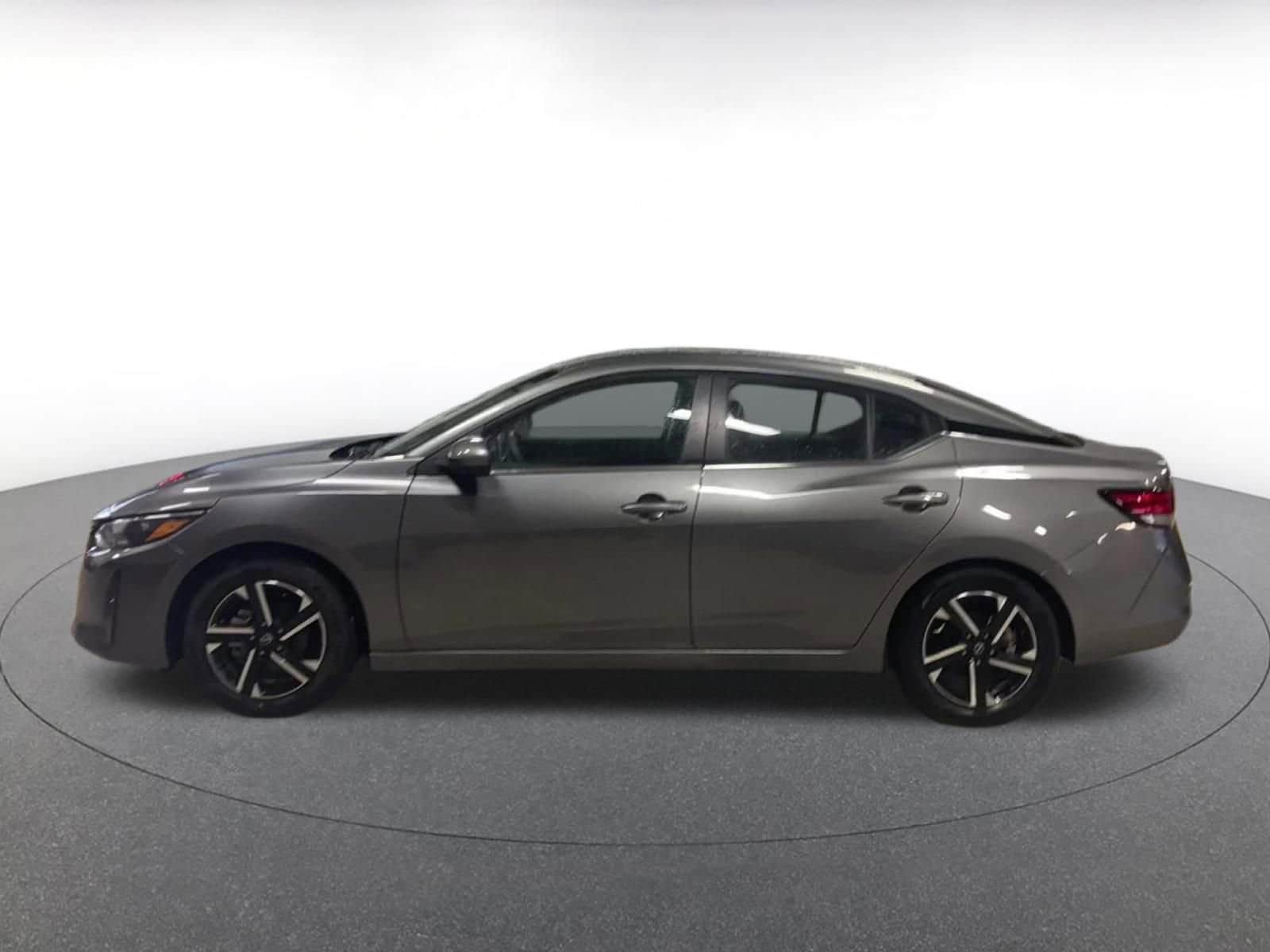 Thumbnail: 2025 Nissan Sentra - 9