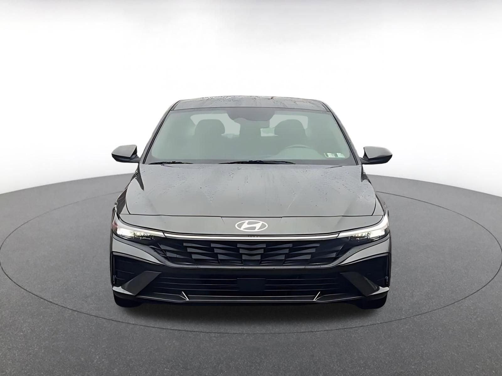 Thumbnail: 2025 Hyundai Elantra - 4