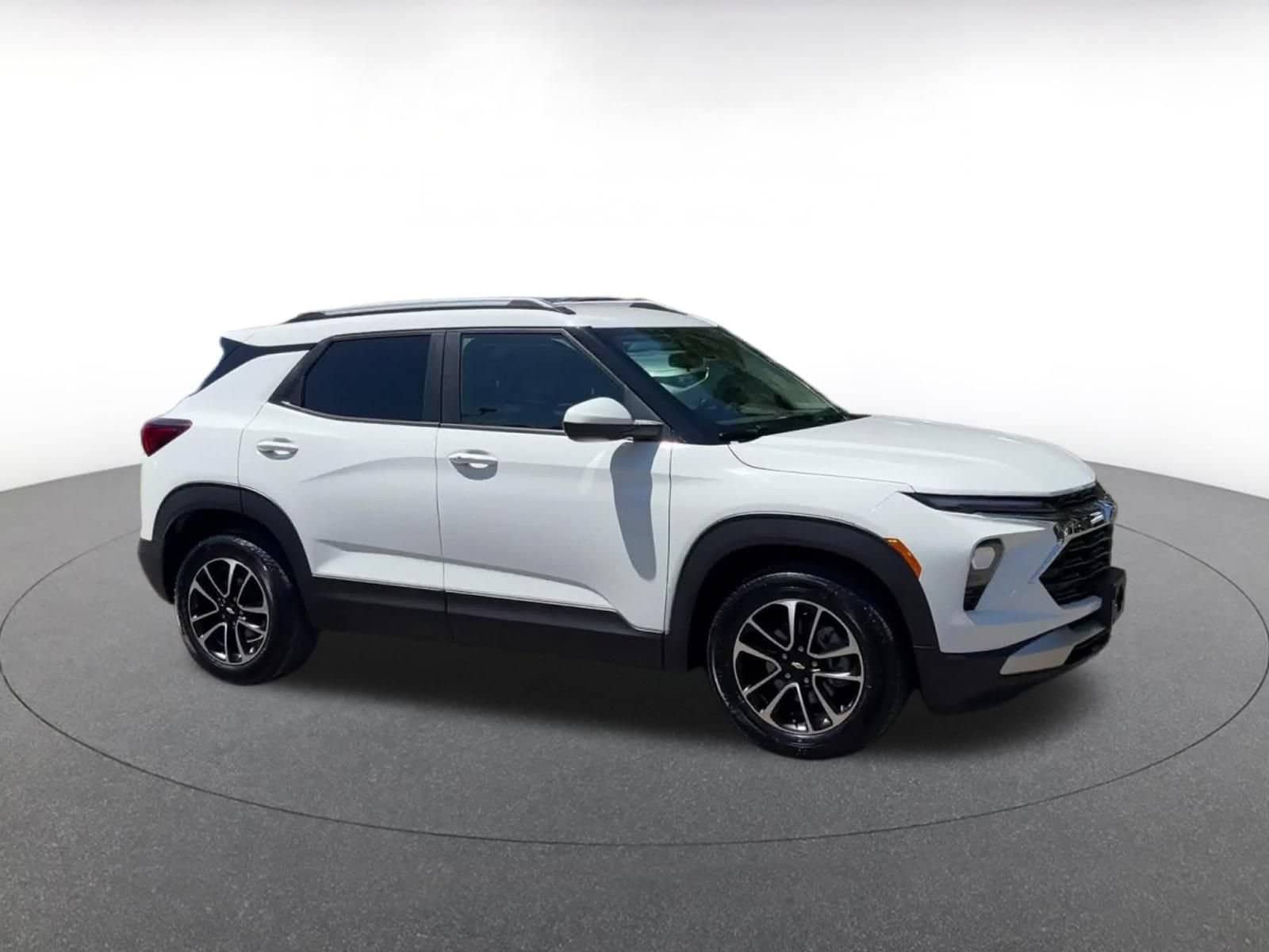 Thumbnail: 2025 Chevrolet TrailBlazer - 2