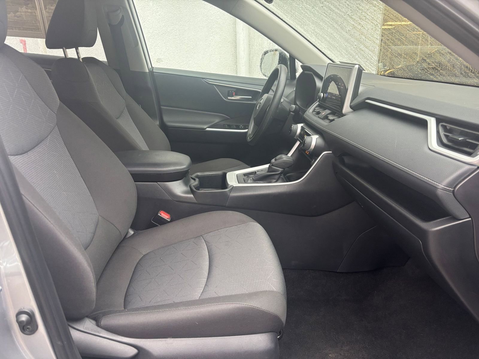 Thumbnail: 2025 Toyota RAV4 - 28