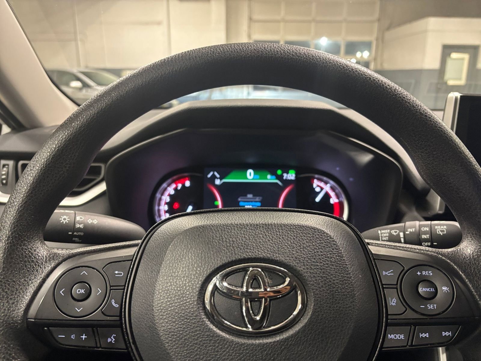 Thumbnail: 2025 Toyota RAV4 - 28