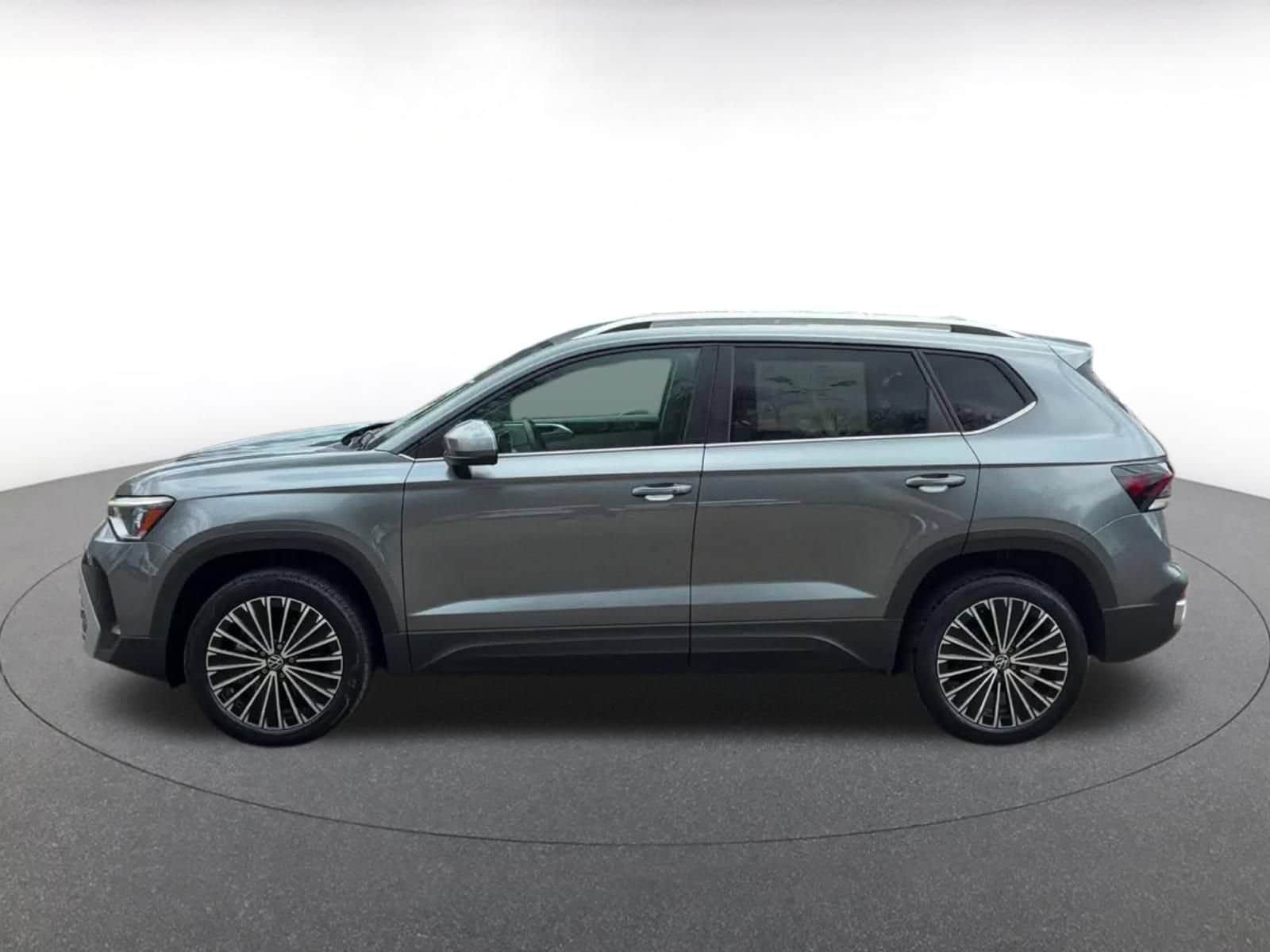 Thumbnail: 2025 Volkswagen Taos - 7