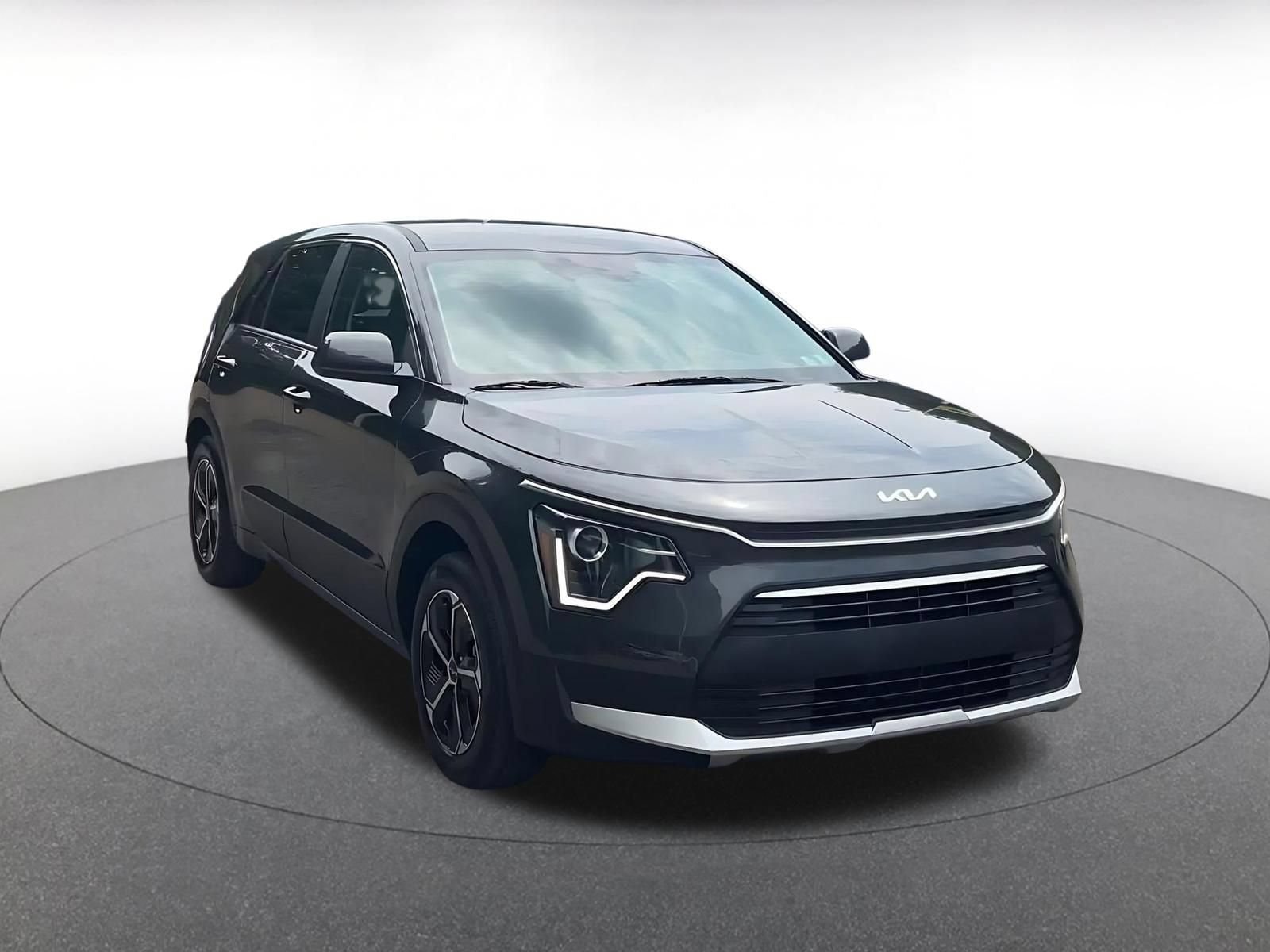 Thumbnail: 2026 Kia Niro - 3