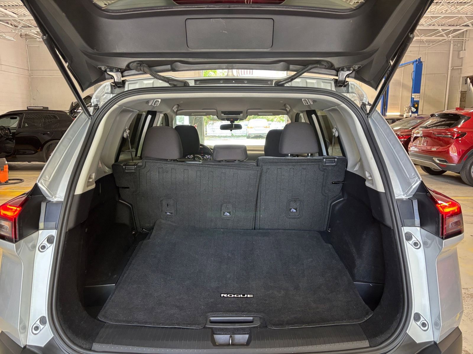 Thumbnail: 2023 Nissan Rogue - 31