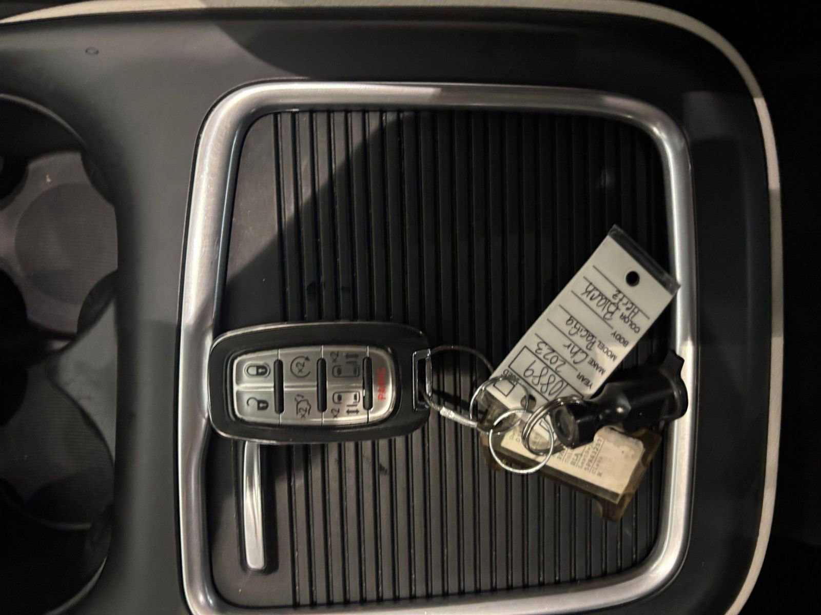 Thumbnail: 2023 Chrysler Pacifica - 21