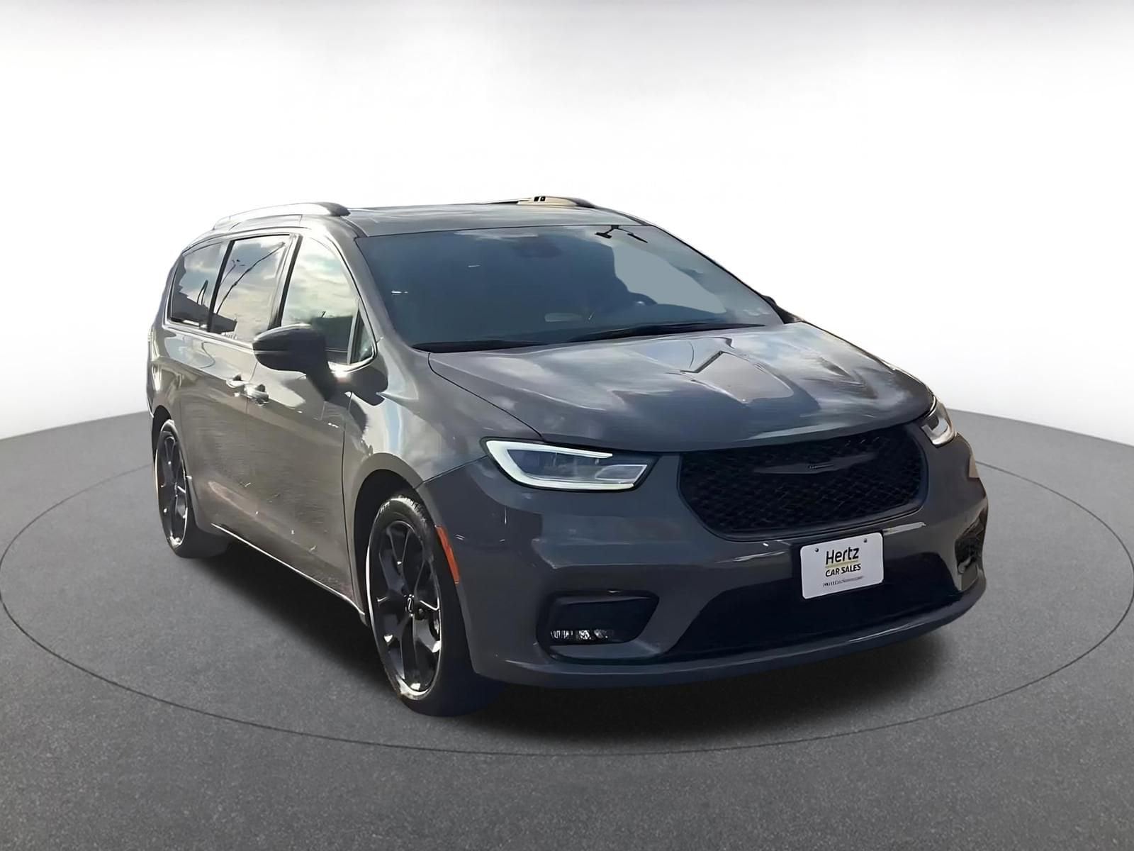 Thumbnail: 2025 Chrysler Pacifica - 3