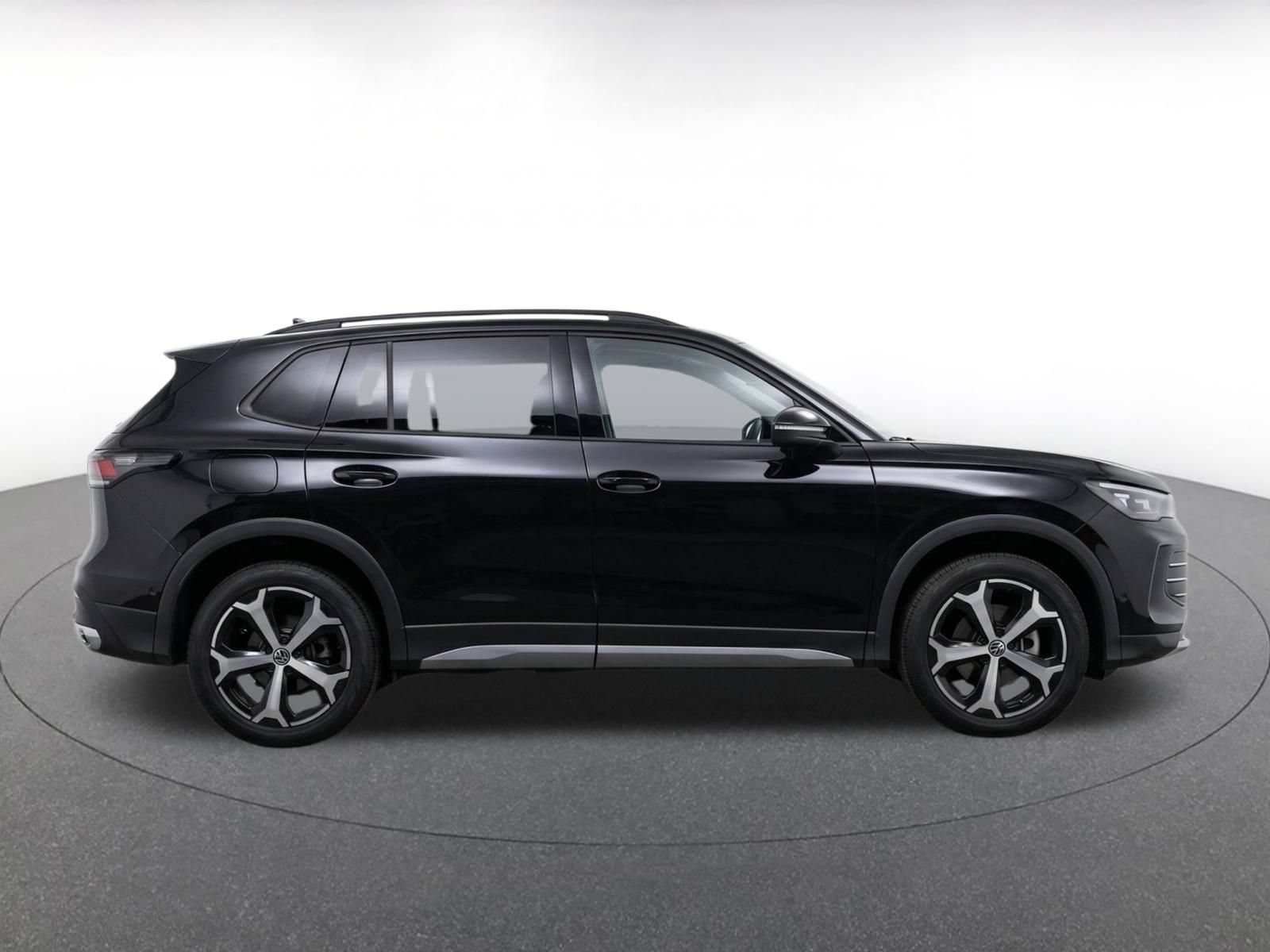 Thumbnail: 2026 Volkswagen Tiguan - 8