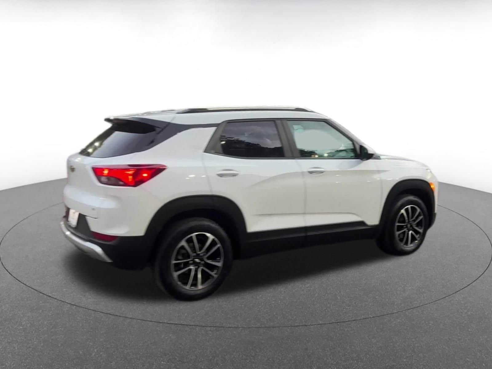 Thumbnail: 2025 Chevrolet TrailBlazer - 15