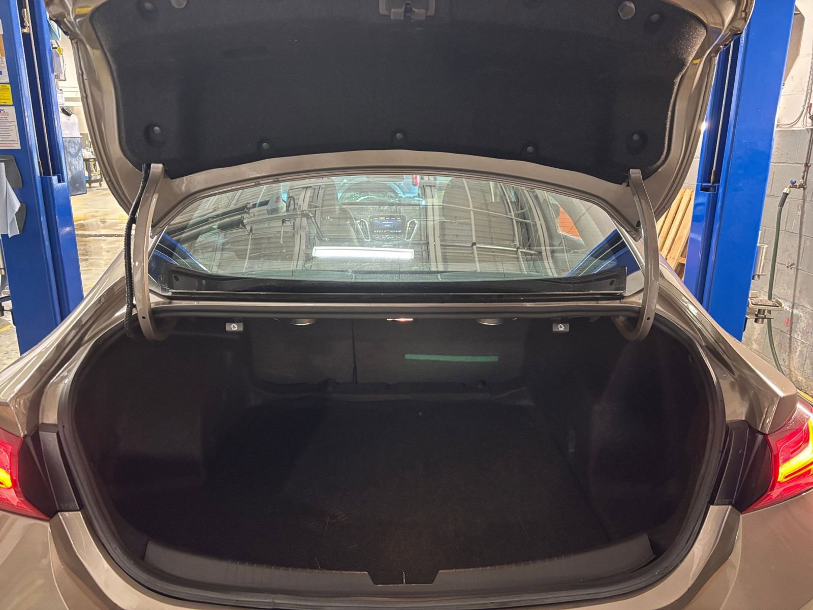 Thumbnail: 2024 Chevrolet Malibu - 31