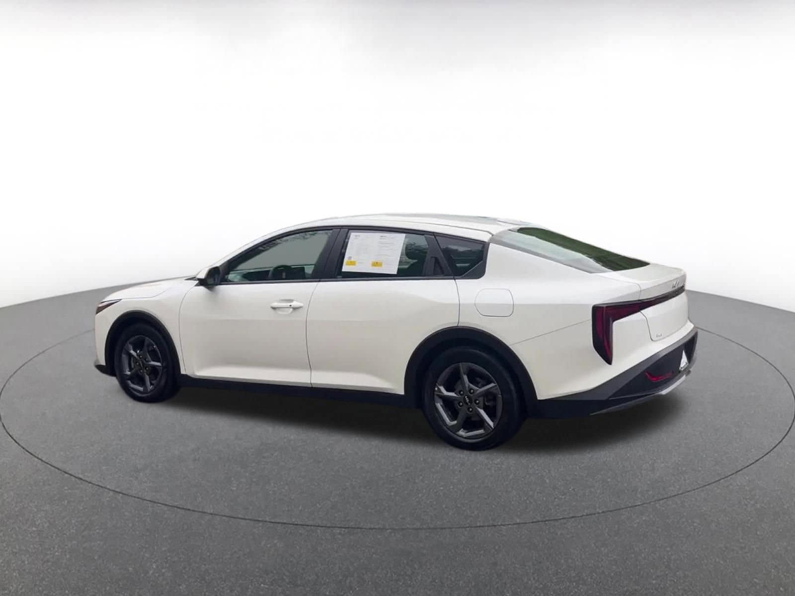 Thumbnail: 2025 Kia K4 - 10