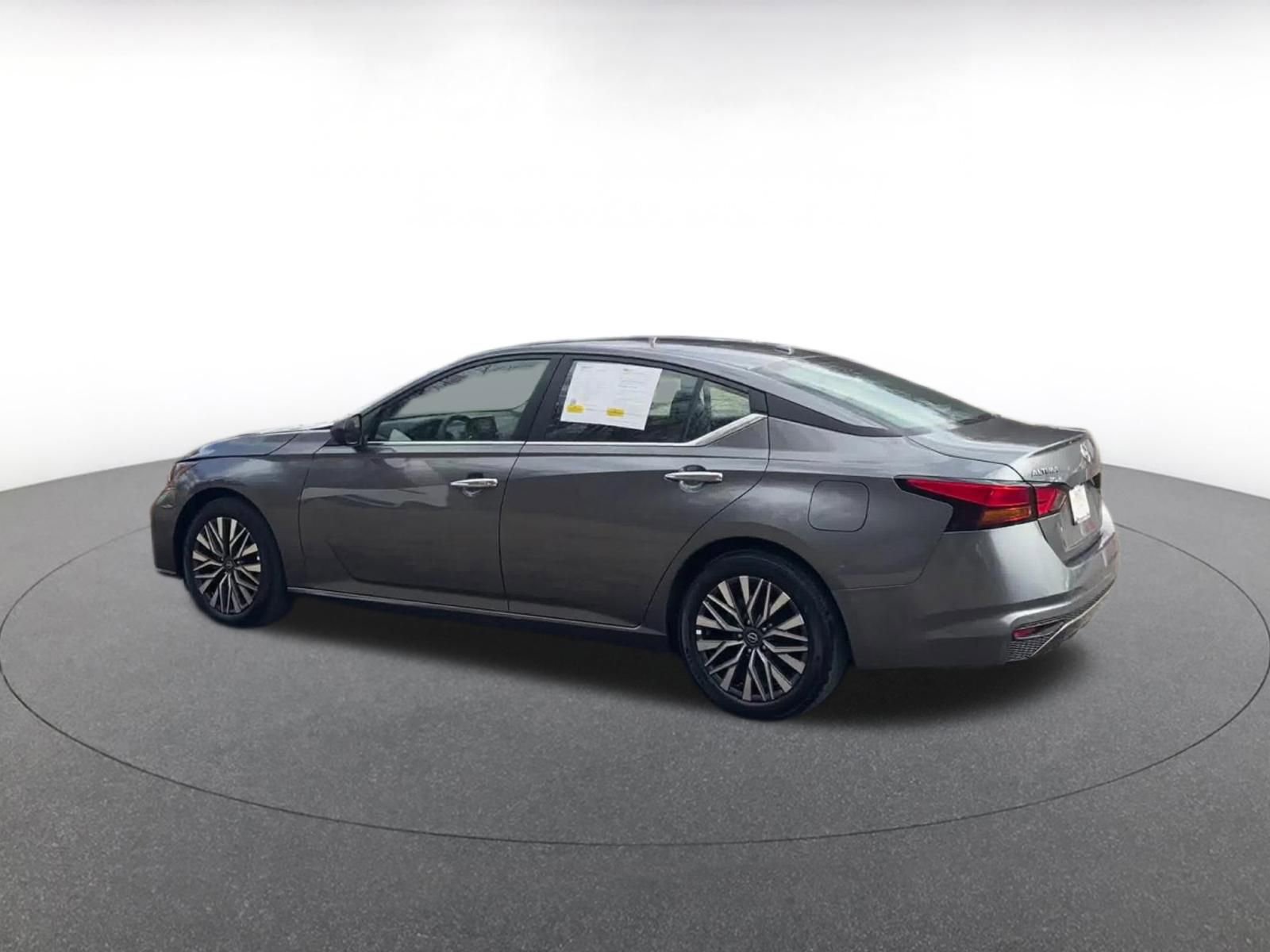 Thumbnail: 2025 Nissan Altima - 10