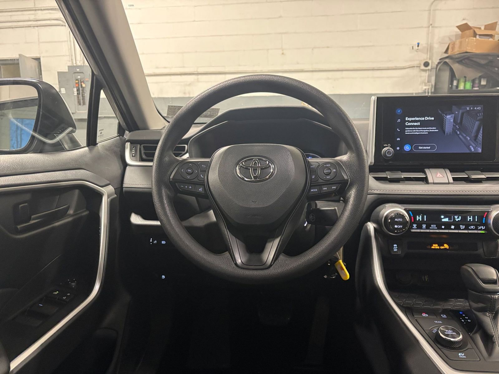 Thumbnail: 2025 Toyota RAV4 - 33