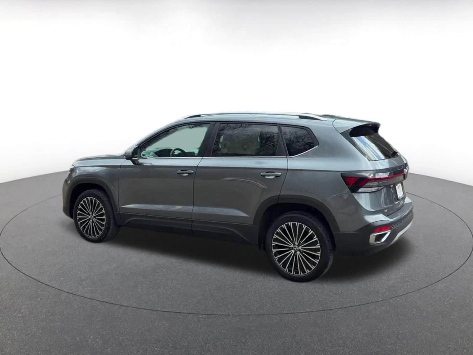 Thumbnail: 2025 Volkswagen Taos - 8