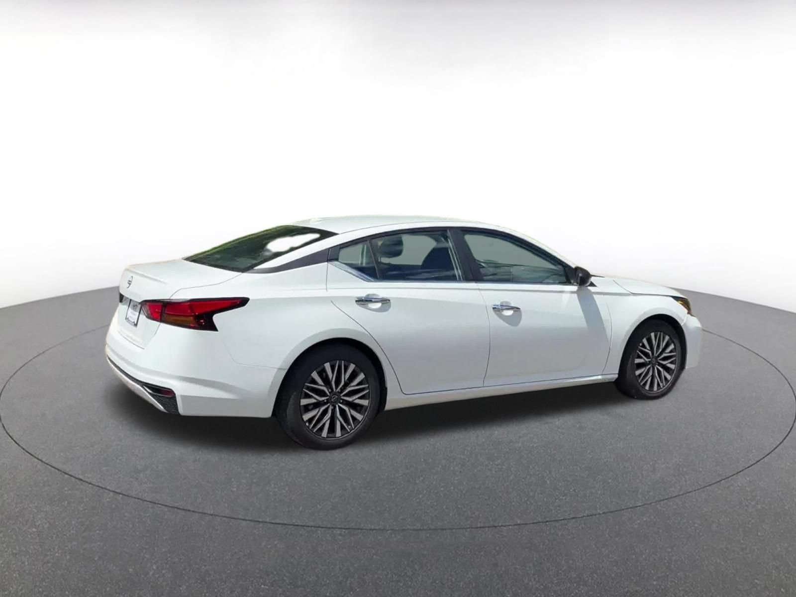 Thumbnail: 2025 Nissan Altima - 14