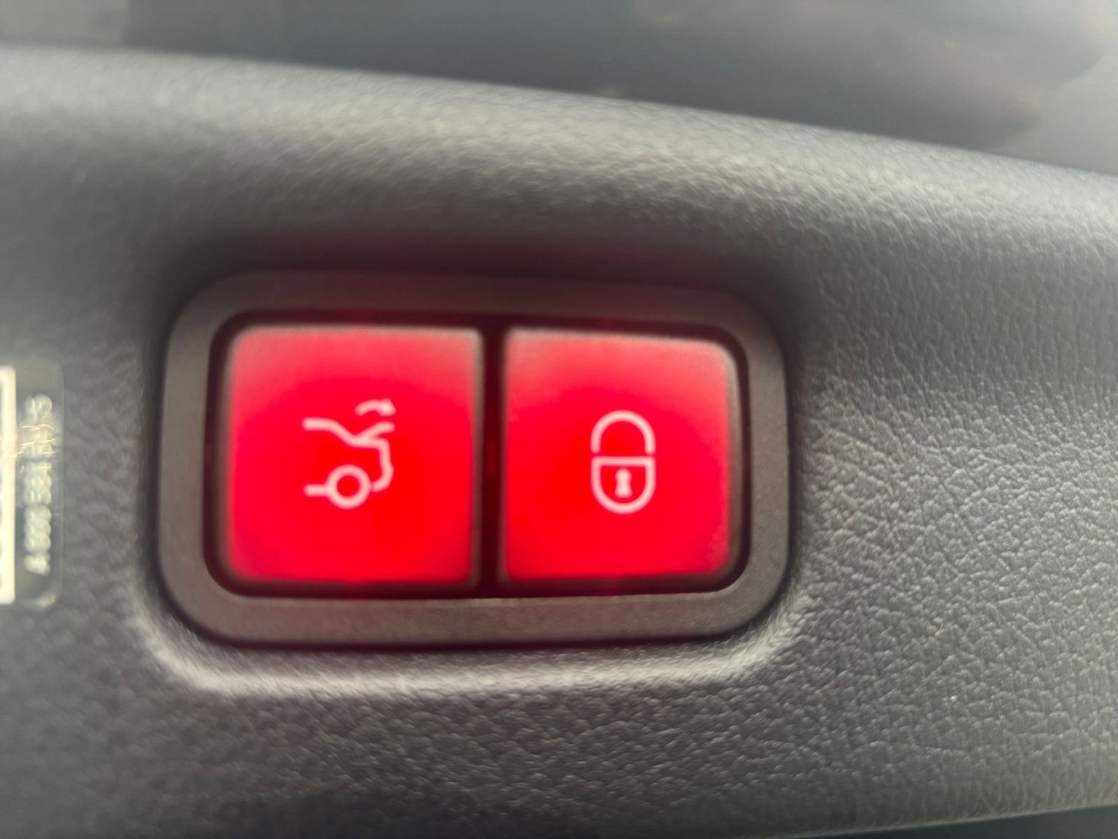 Thumbnail: 2024 Mercedes-Benz C-Class - 23