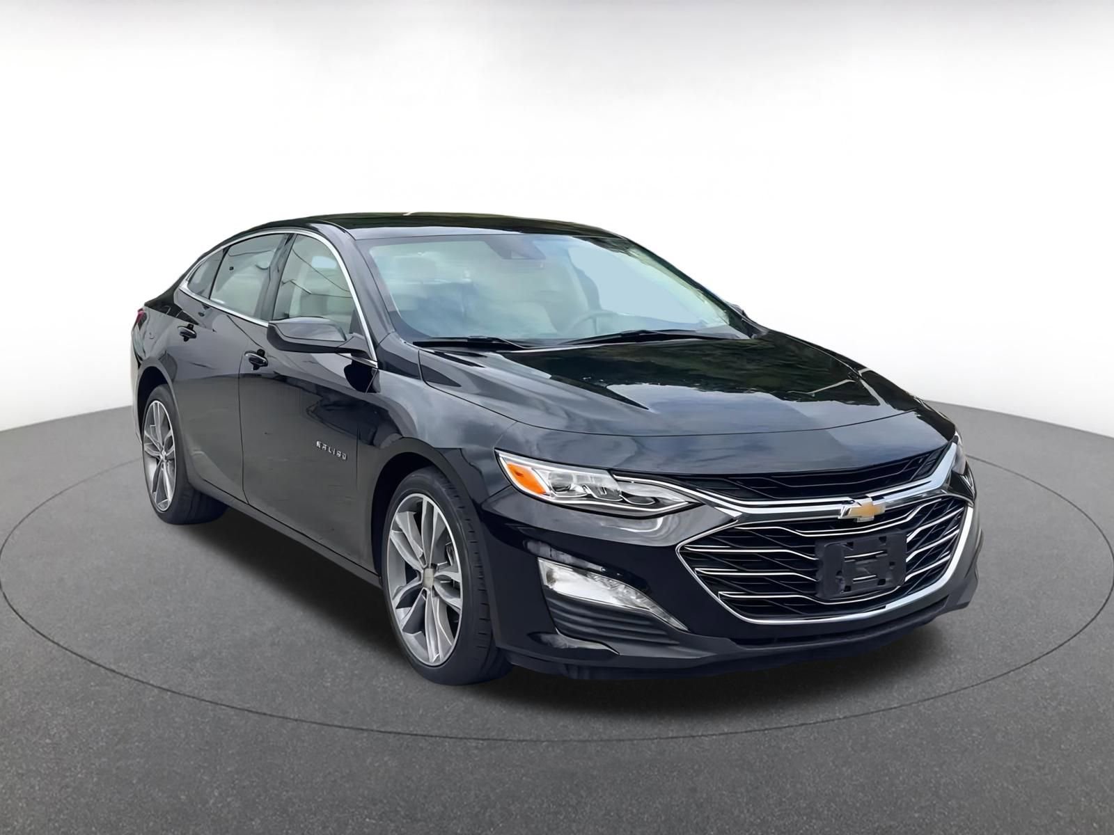 Thumbnail: 2024 Chevrolet Malibu - 3