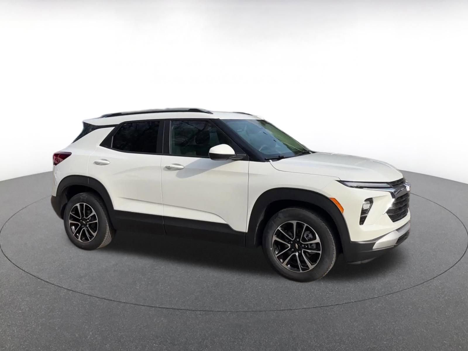 Thumbnail: 2025 Chevrolet TrailBlazer - 2