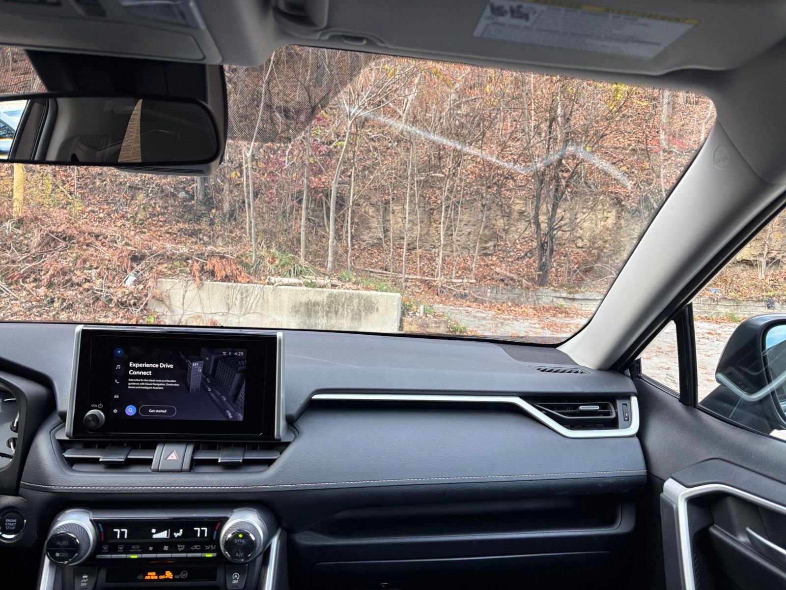 Thumbnail: 2025 Toyota RAV4 - 35