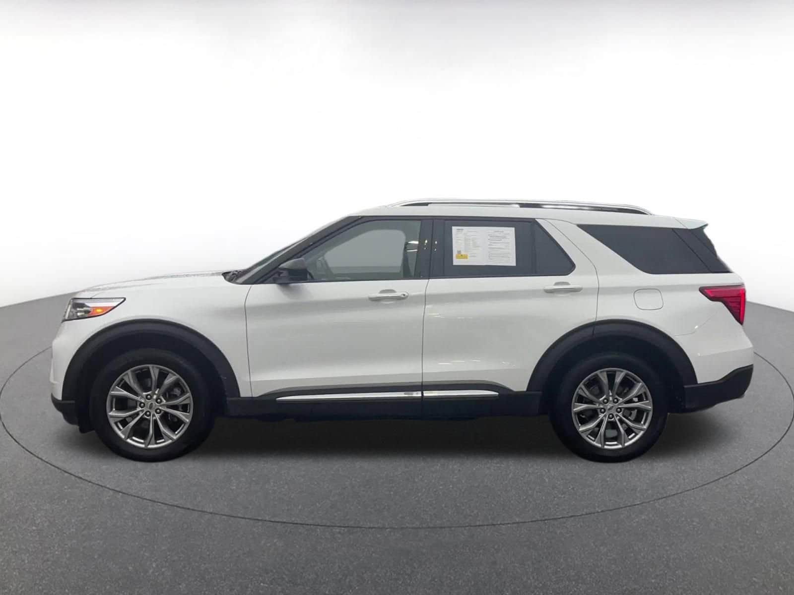 Thumbnail: 2023 Ford Explorer - 9