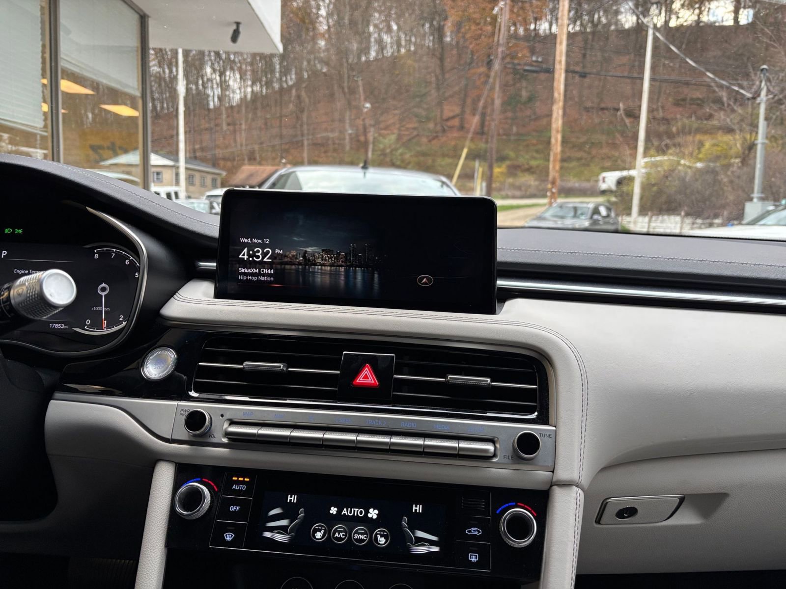 Thumbnail: 2025 Genesis G70 - 21