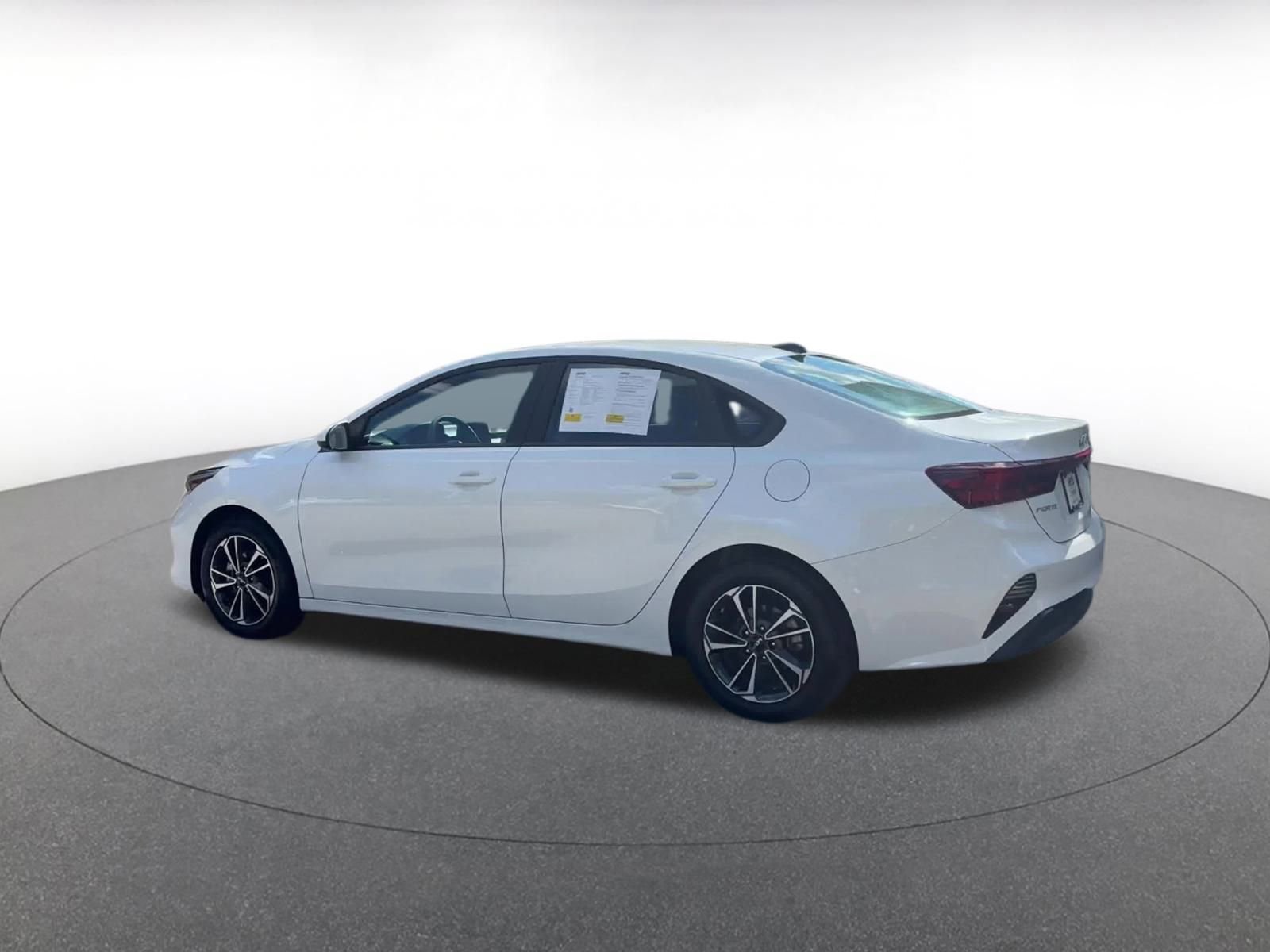 Thumbnail: 2024 Kia Forte - 10