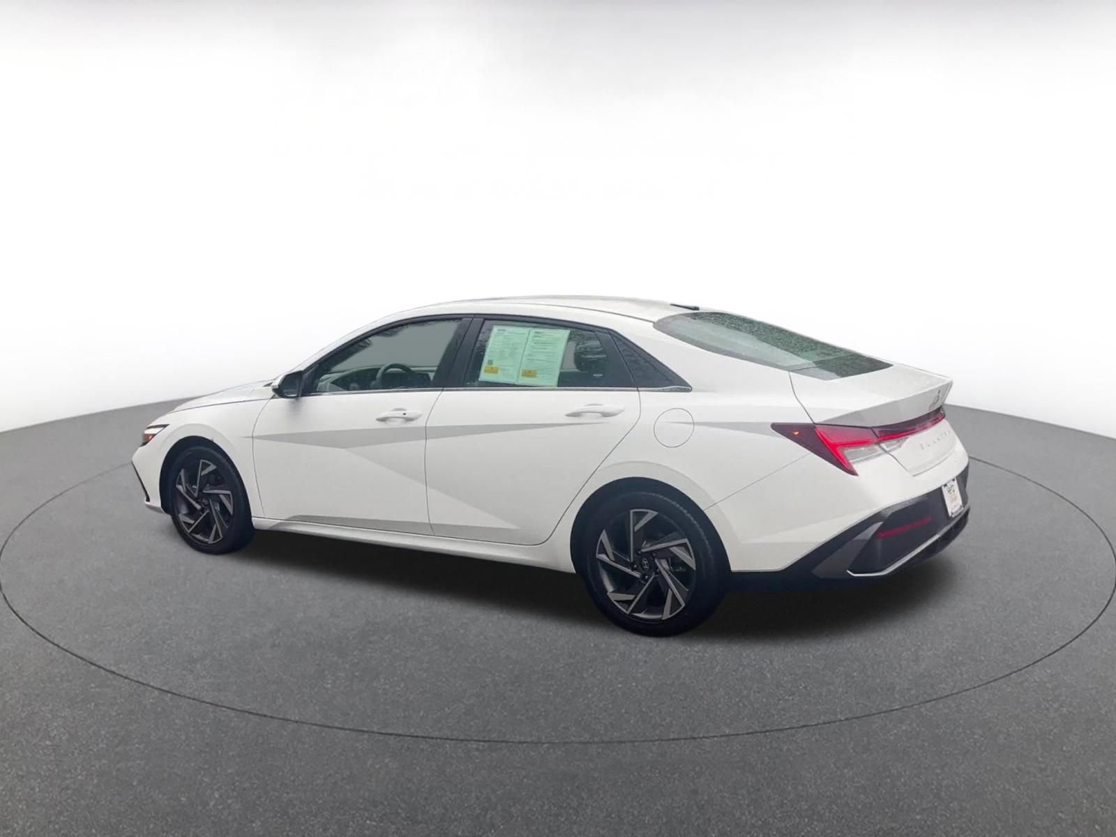 Thumbnail: 2025 Hyundai Elantra - 10