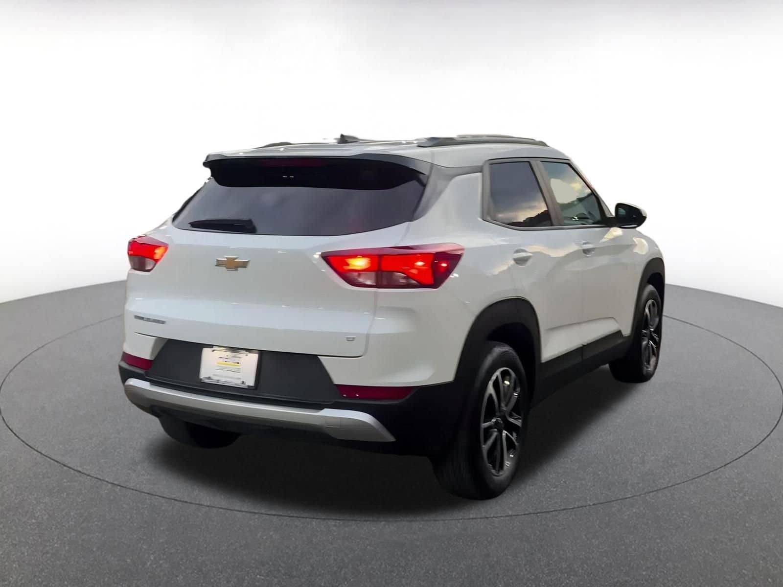 Thumbnail: 2025 Chevrolet TrailBlazer - 14