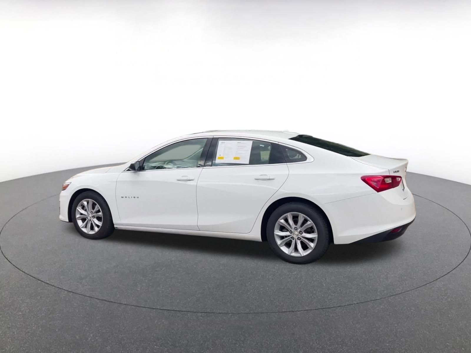 Thumbnail: 2024 Chevrolet Malibu - 10